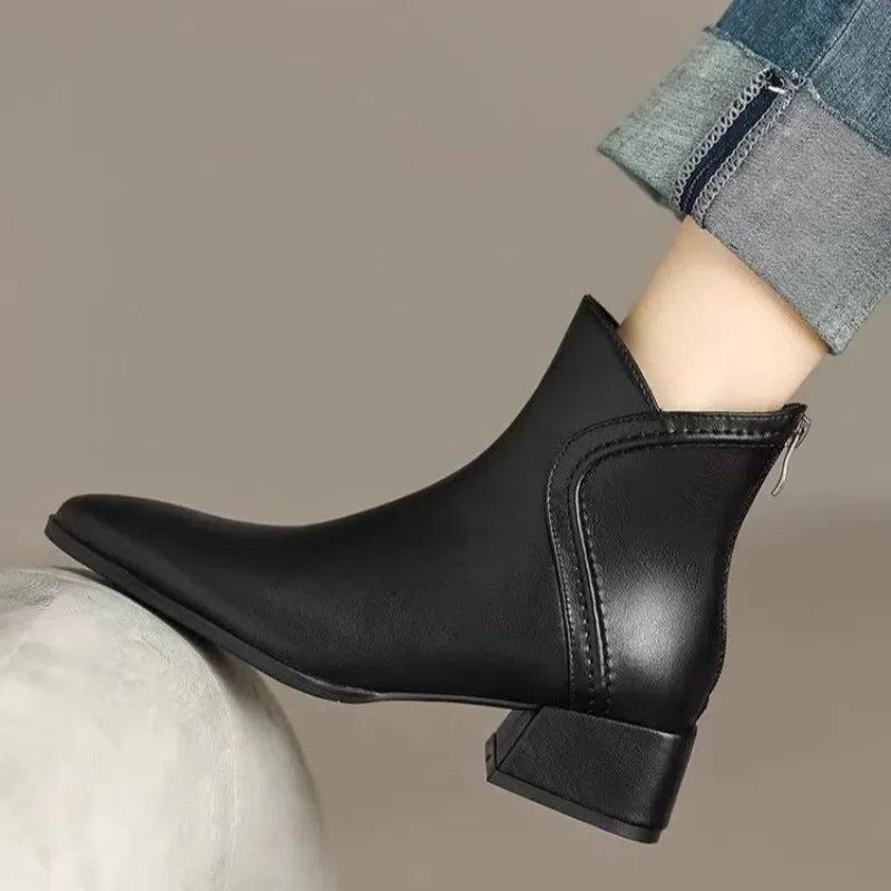 Botas de cuero con tacón | SAMIRA™
