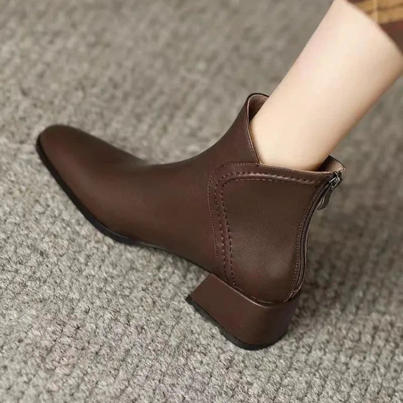 Botas de cuero con tacón | SAMIRA™