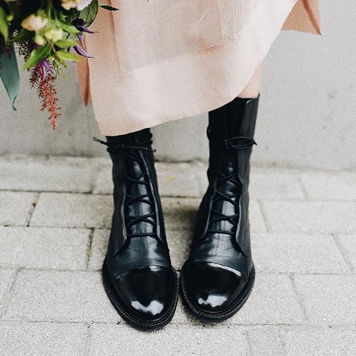 Botas de Cuero con Punta de Charol | SARA™