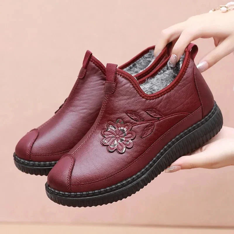 Botas de Cuero con Detalle Floral | BLISS™