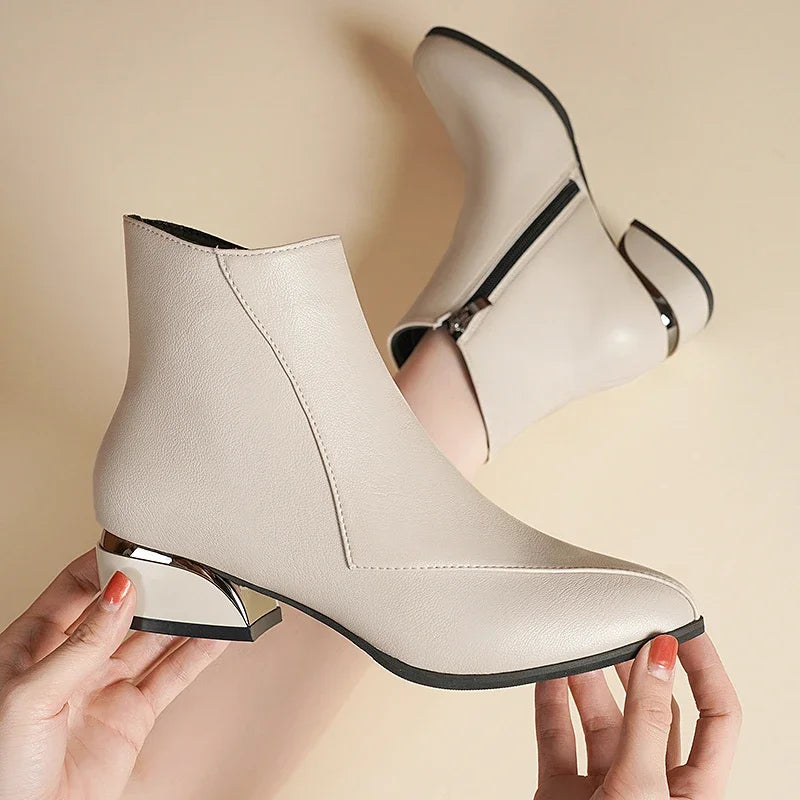 Botas de cuero con tacón | NOMIS™