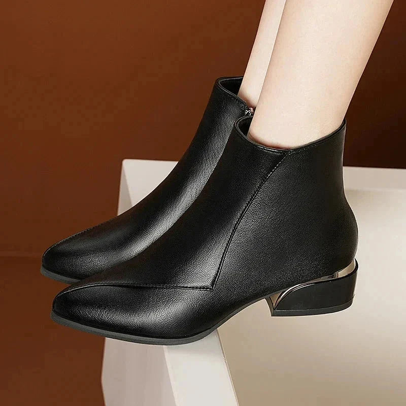 Botas de cuero con tacón | NOMIS™