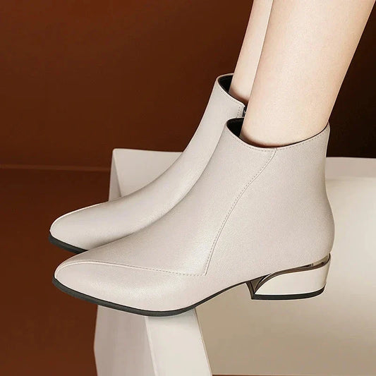 Botas de cuero con tacón | NOMIS™